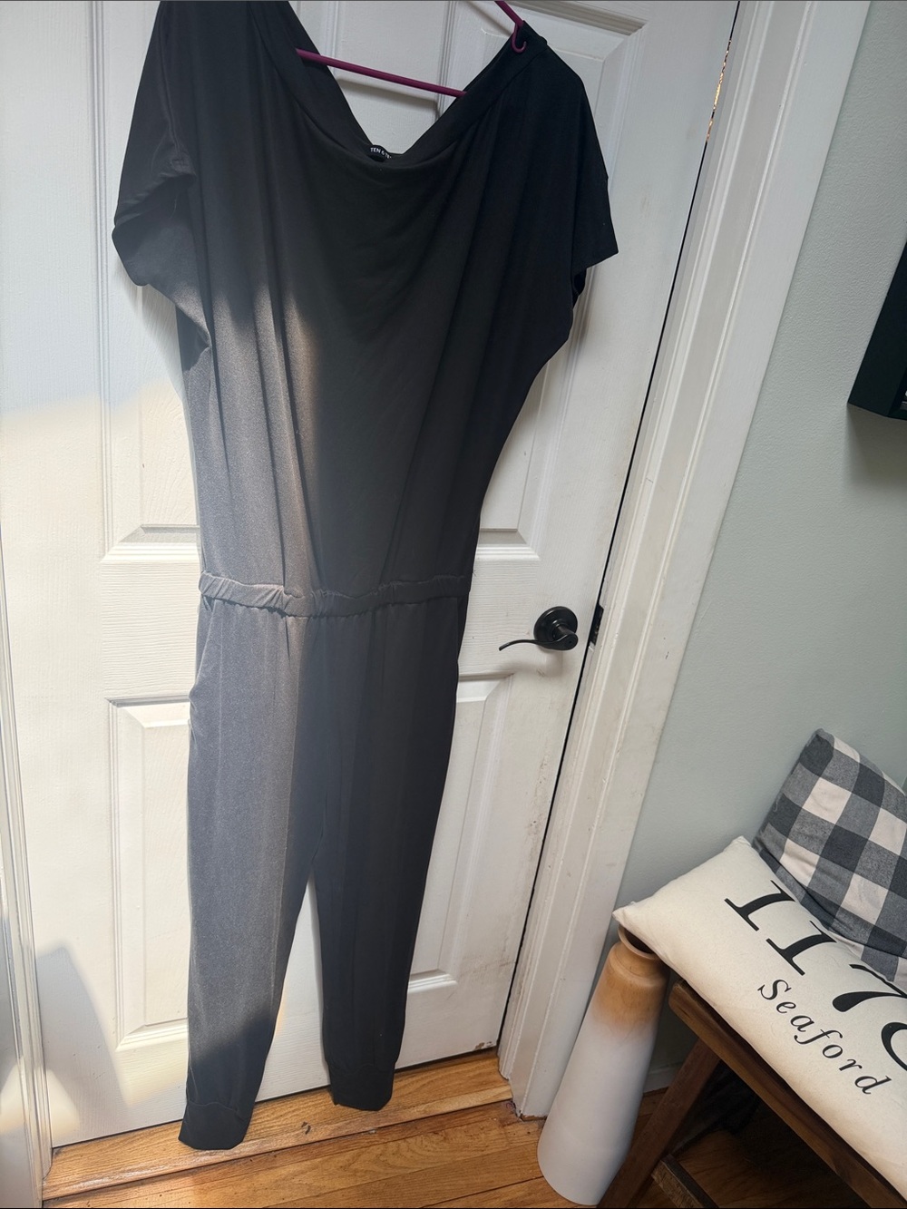 Black Women's Short-Sleeve Jumpsuit